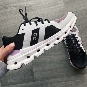 On Cloudrunner Women’s Running Shoes Heron/Black
